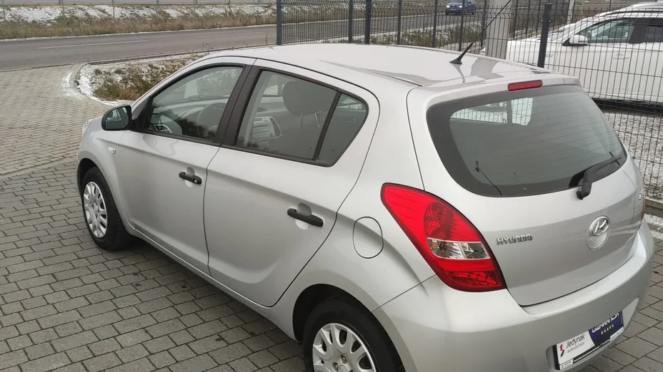 HYUNDAI i20 -