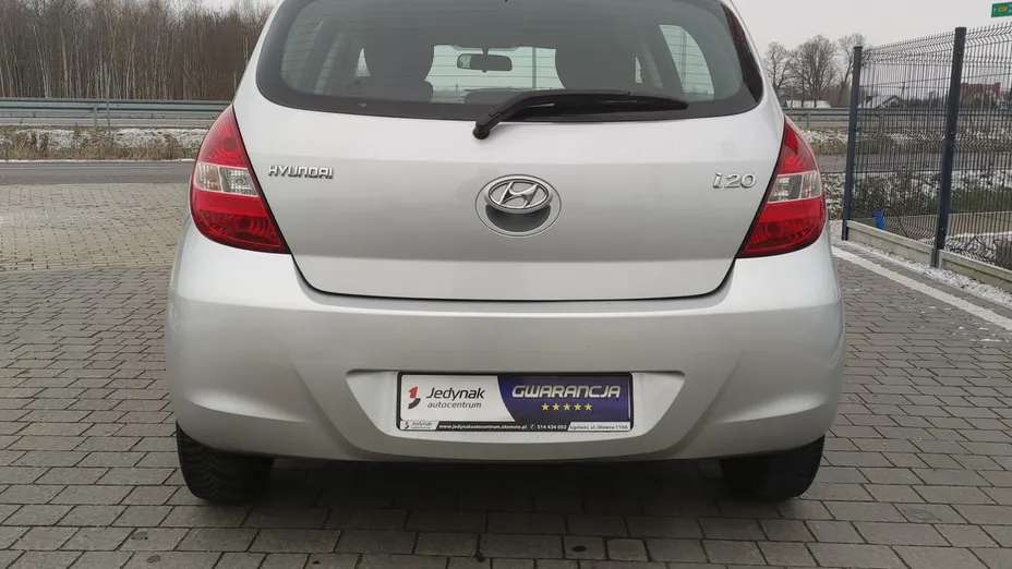 HYUNDAI i20 -