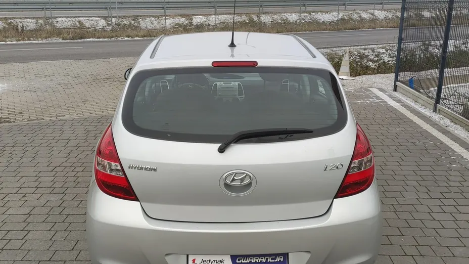 HYUNDAI i20 -