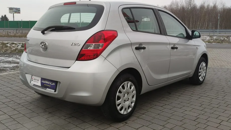 HYUNDAI i20 -