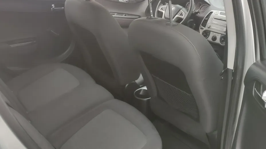 HYUNDAI i20 -