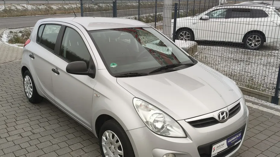 HYUNDAI i20 -