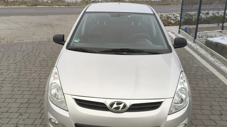 HYUNDAI i20 -