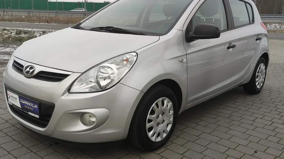 HYUNDAI i20 -