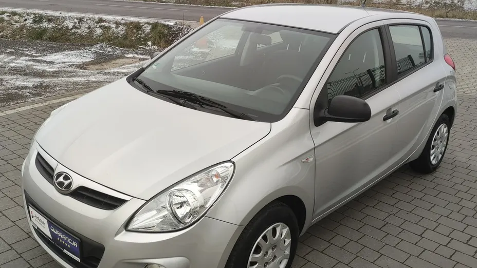 HYUNDAI i20 -