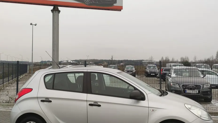 HYUNDAI i20 -