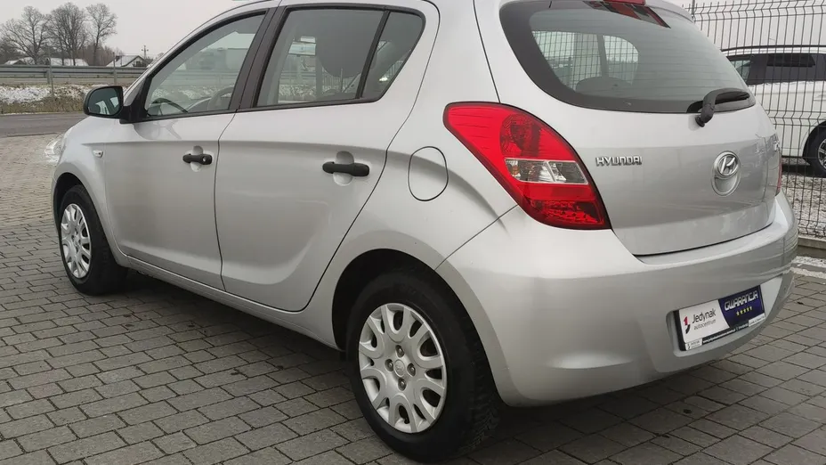HYUNDAI i20 -