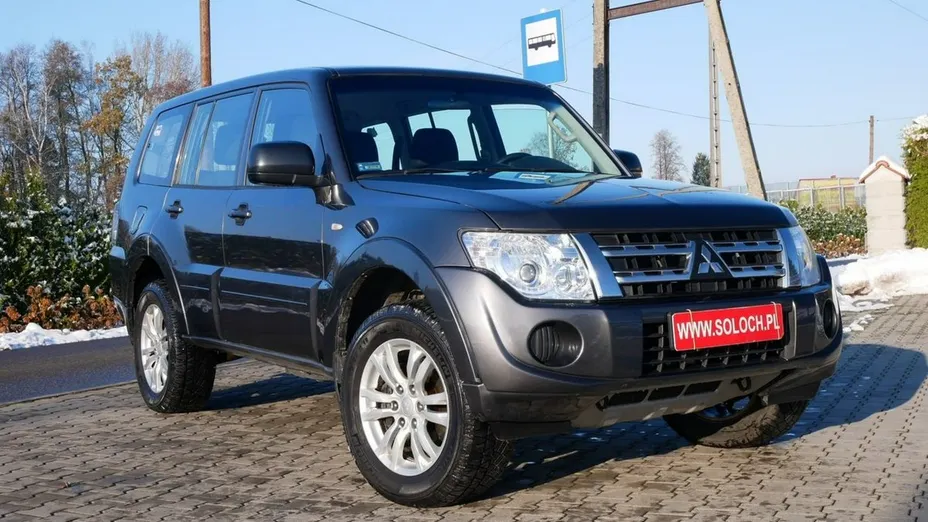 MITSUBISHI Pajero -