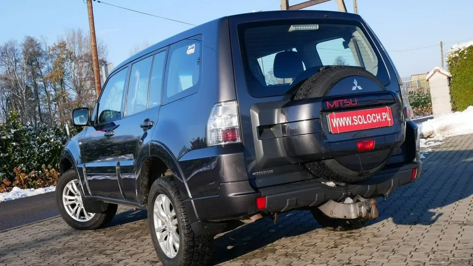 MITSUBISHI Pajero -