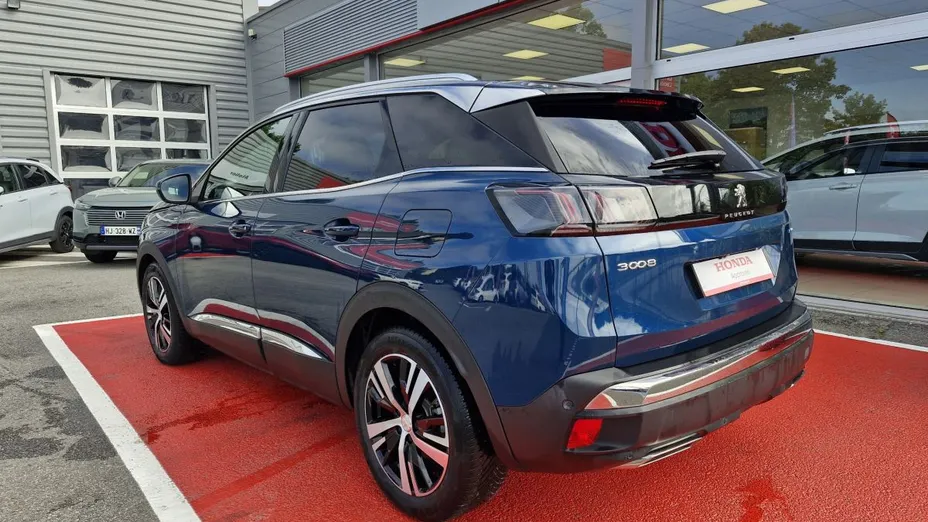 PEUGEOT 3008 -