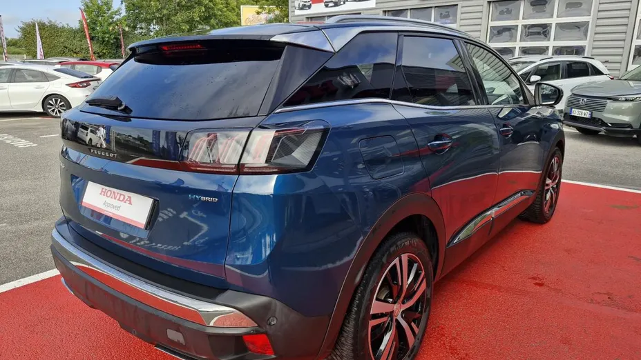 PEUGEOT 3008 -