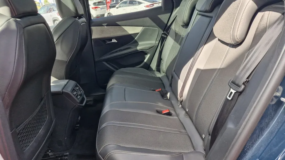 PEUGEOT 3008 -
