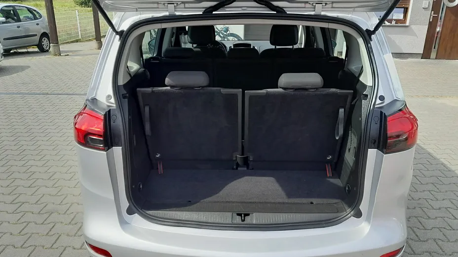 OPEL Zafira -