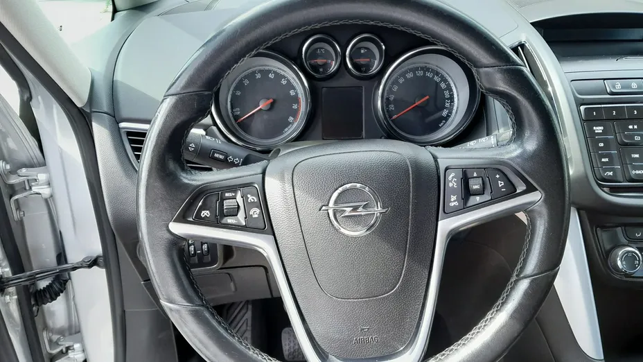 OPEL Zafira -