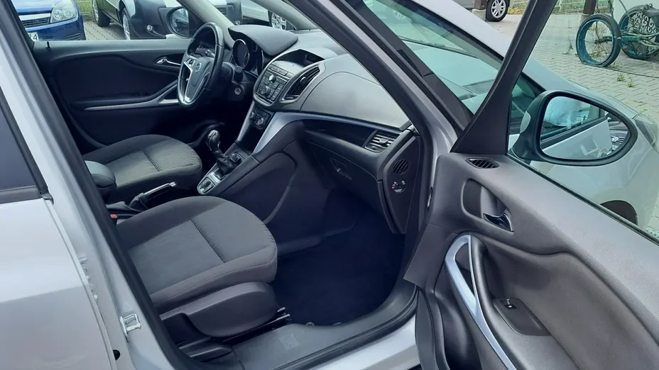 OPEL Zafira -