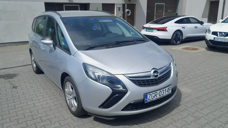 OPEL Zafira -