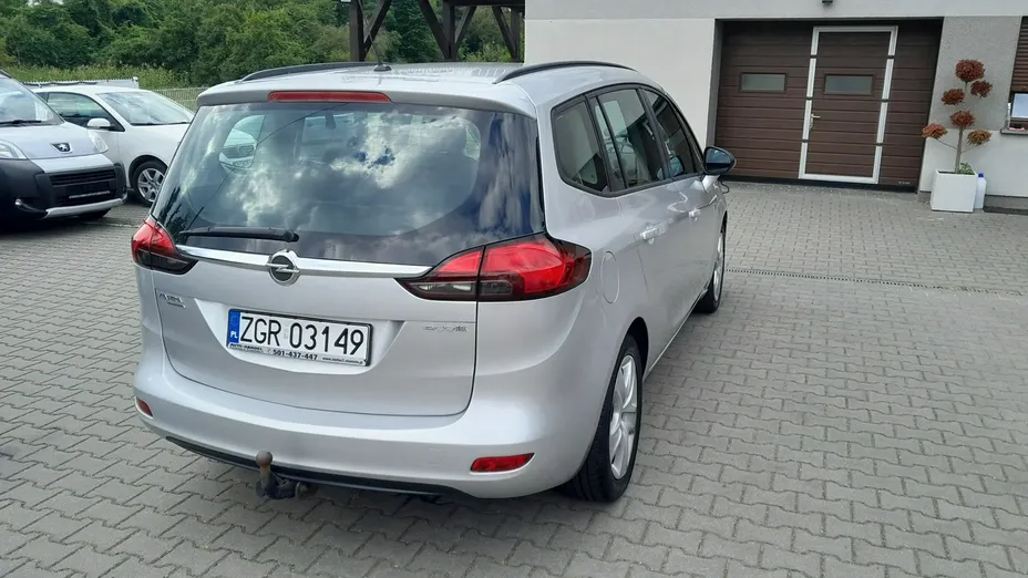 OPEL Zafira -