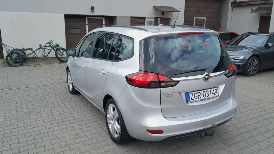 OPEL Zafira -