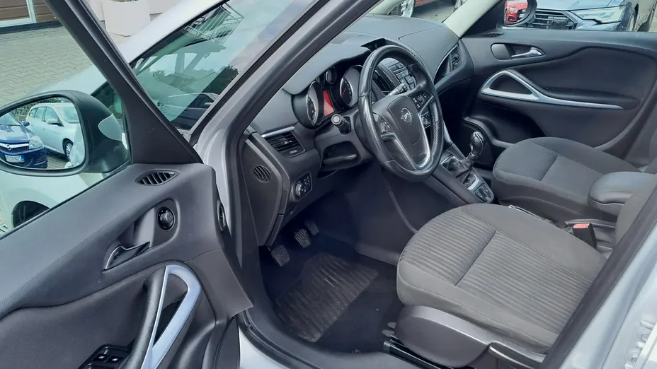 OPEL Zafira -