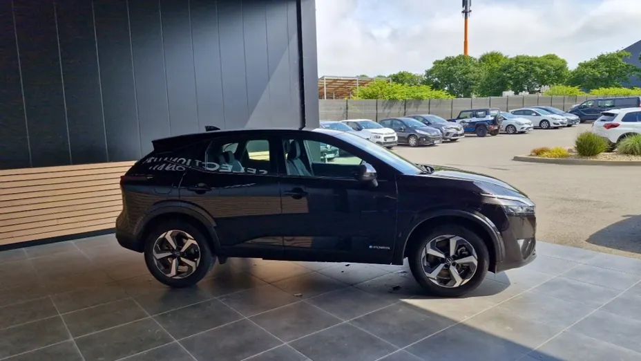 NISSAN Qashqai -