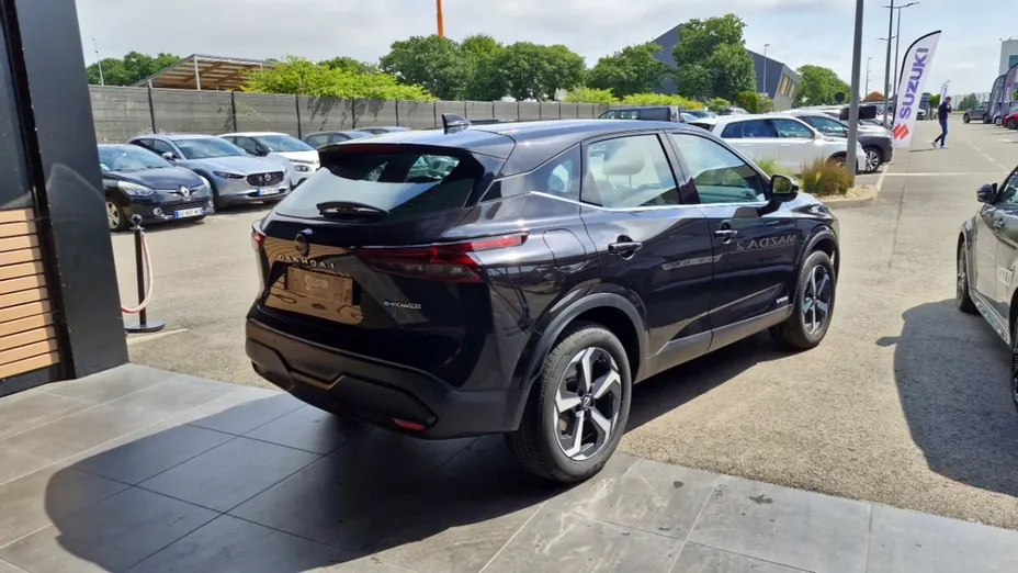 NISSAN Qashqai -