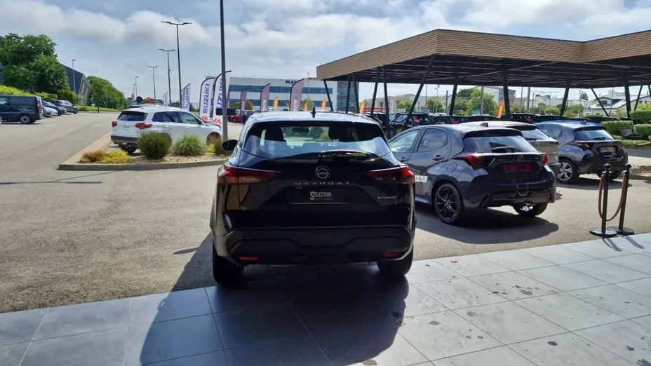 NISSAN Qashqai -