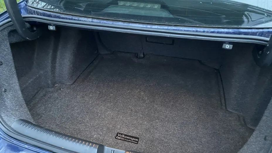 VOLKSWAGEN Jetta -