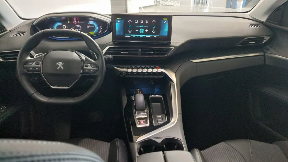 PEUGEOT 3008 -