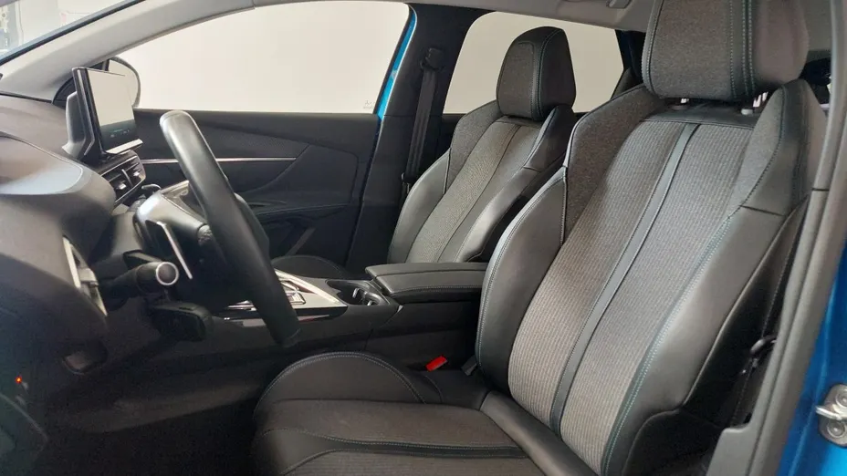 PEUGEOT 3008 -