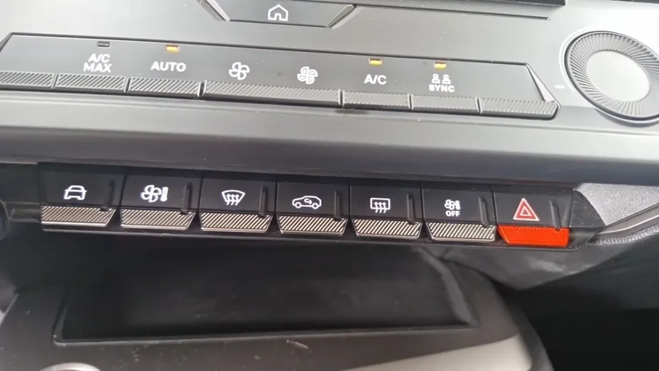PEUGEOT 308 -