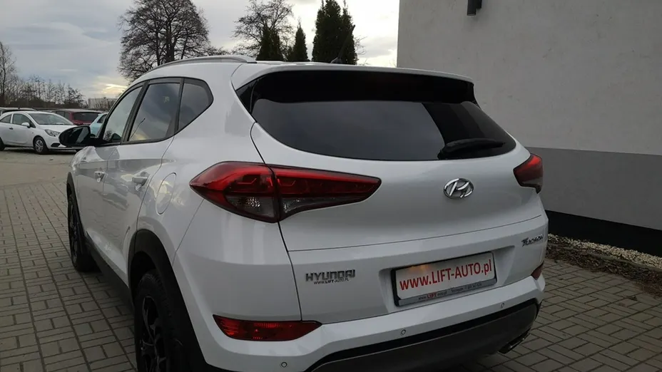 HYUNDAI Tucson -