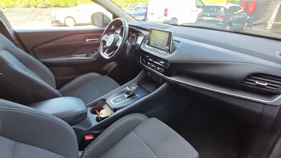 NISSAN Qashqai -