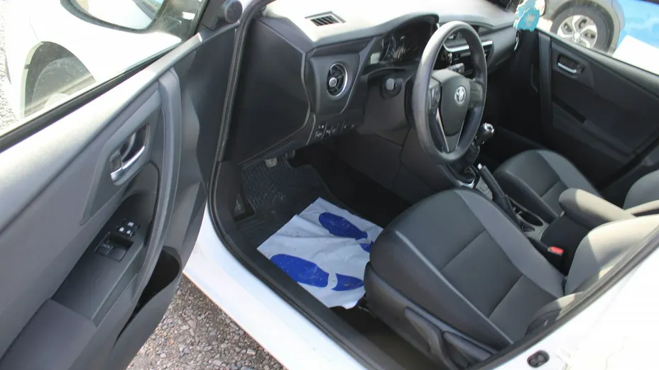 TOYOTA Auris -