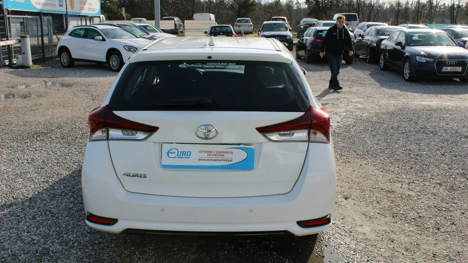 TOYOTA Auris -