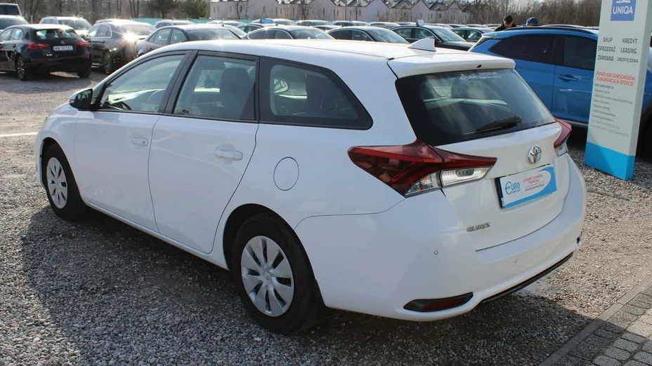 TOYOTA Auris -