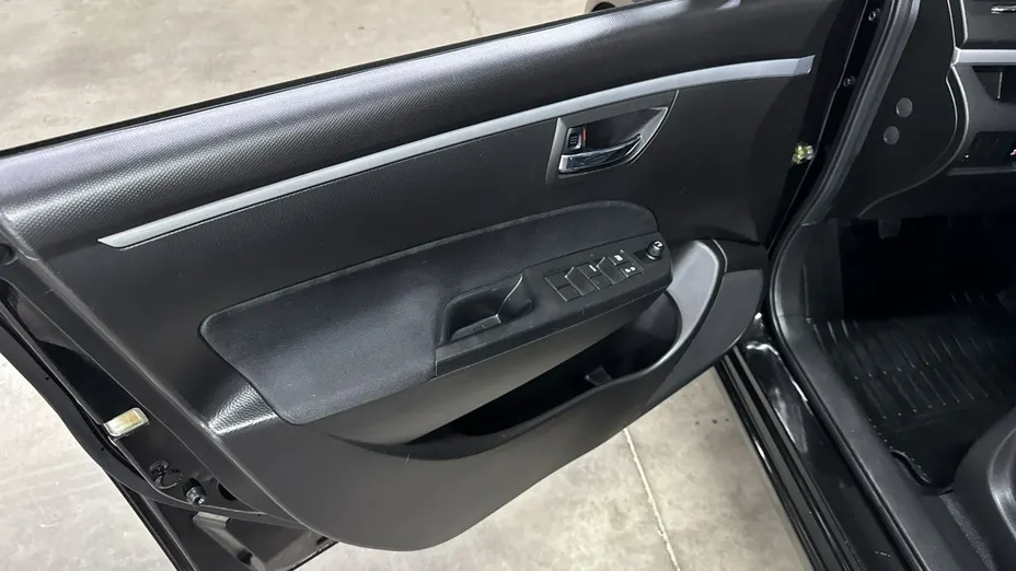 SUZUKI Swift -
