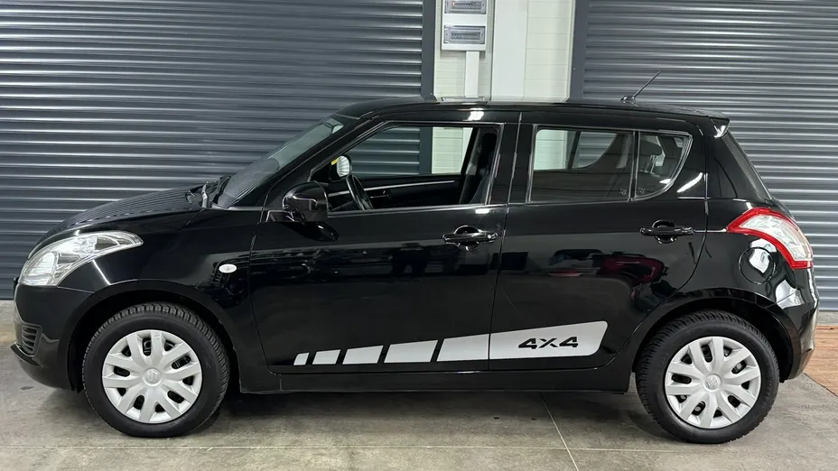 SUZUKI Swift -