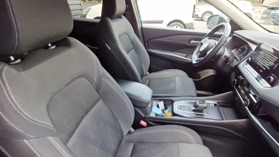 NISSAN Qashqai -