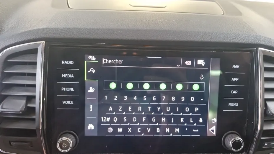 SKODA Karoq -
