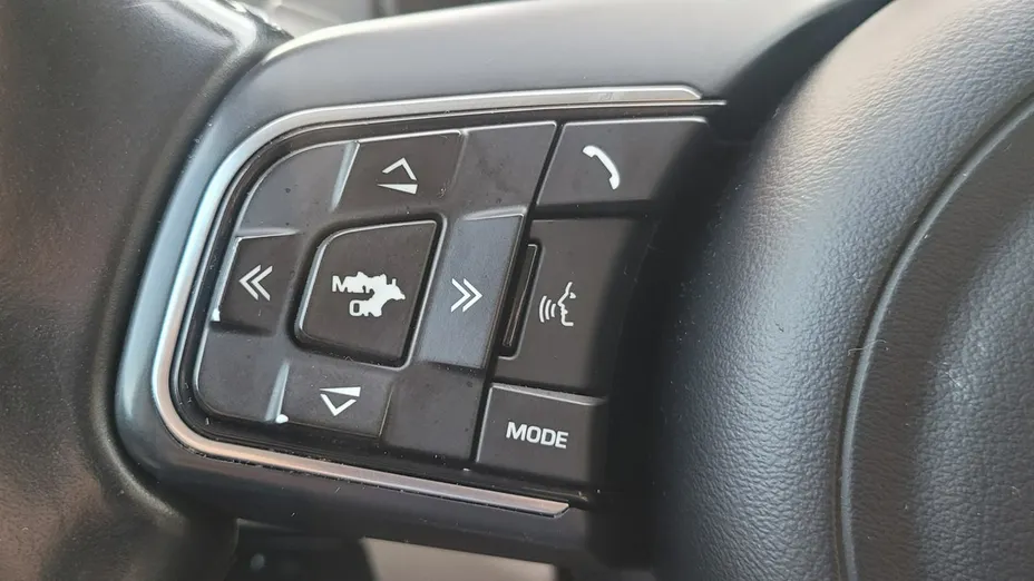 JAGUAR XE -
