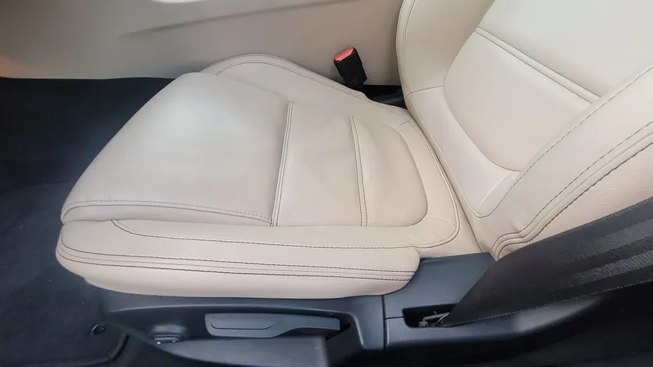 JAGUAR XE -