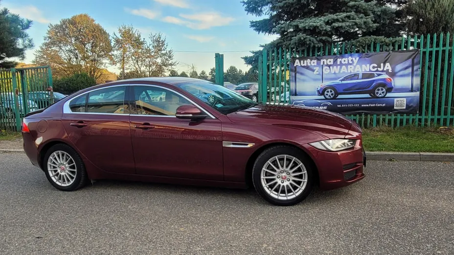 JAGUAR XE -