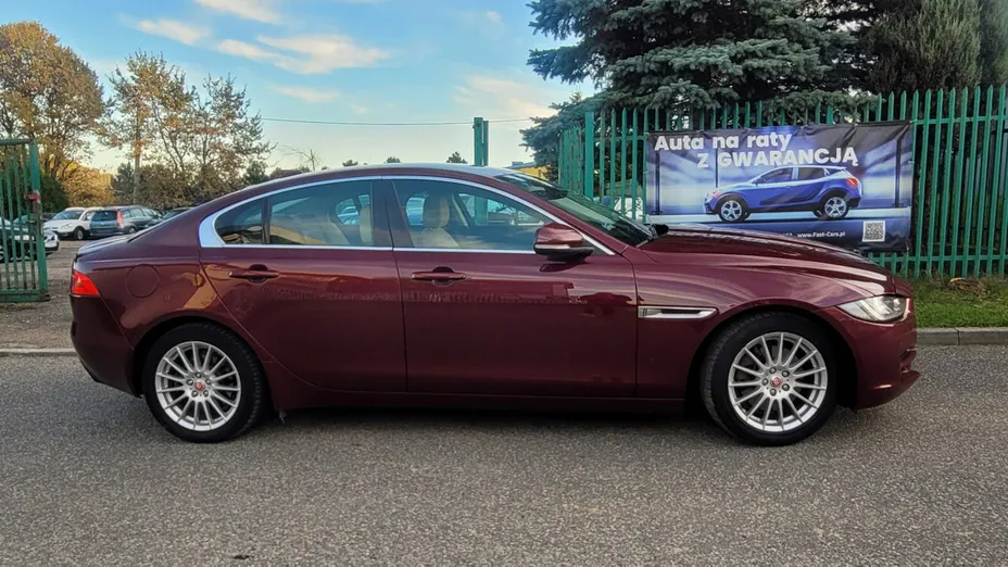 JAGUAR XE -