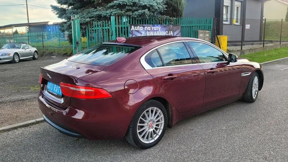 JAGUAR XE -