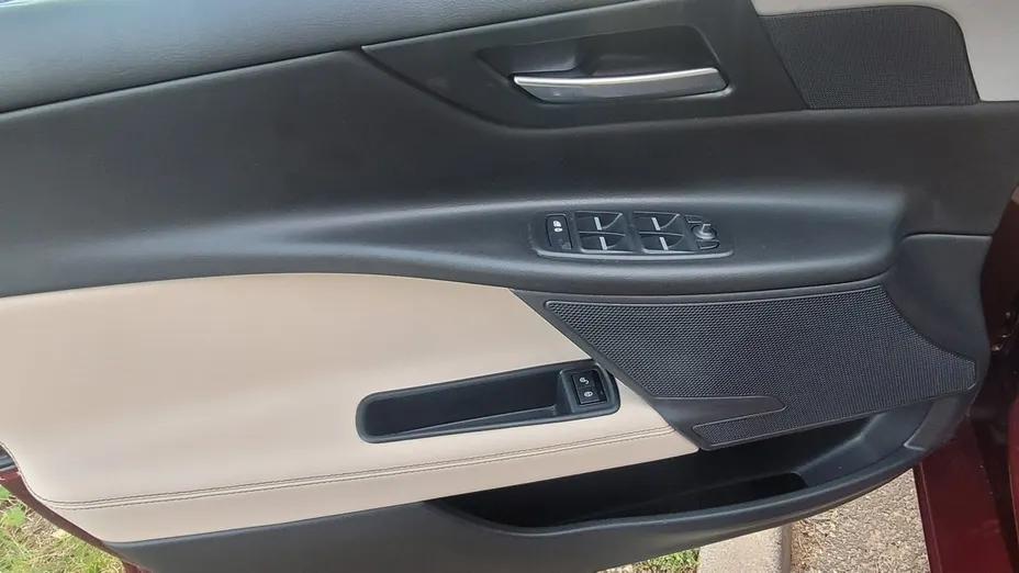 JAGUAR XE -