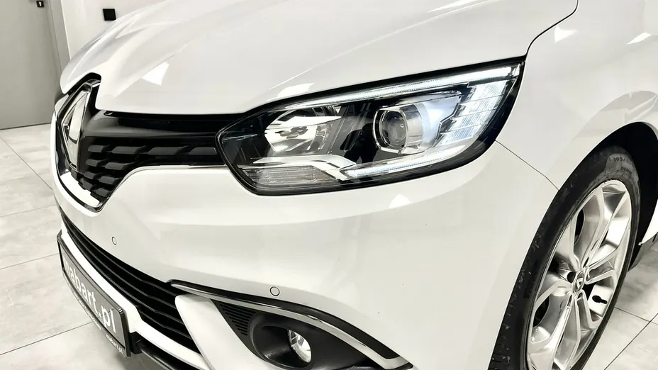 RENAULT Scenic -