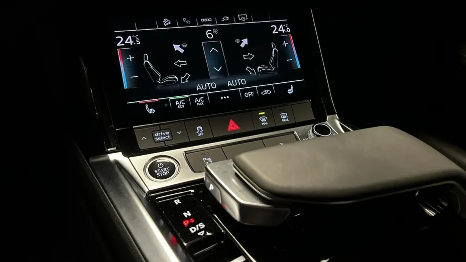 AUDI e-tron -