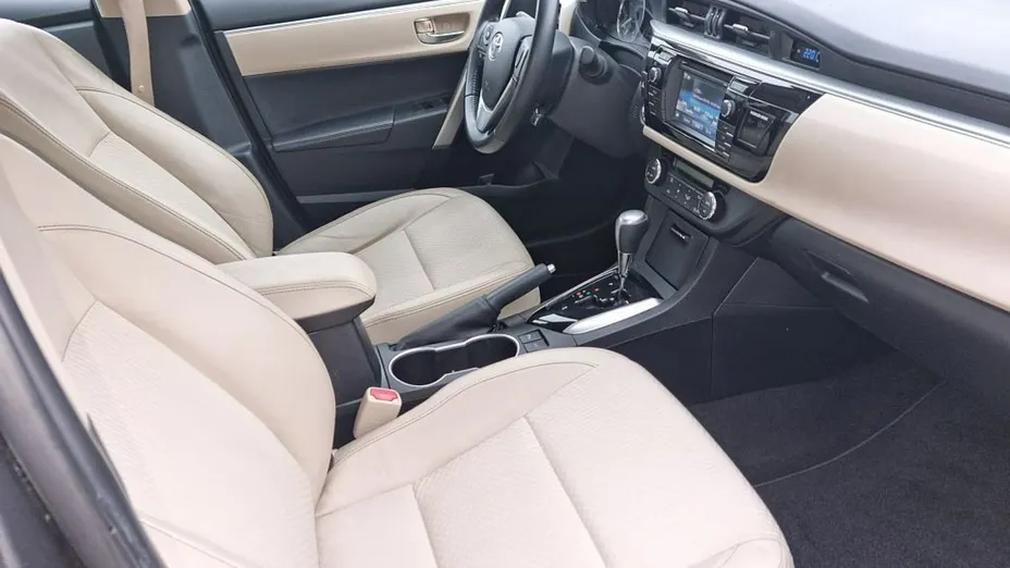 TOYOTA Corolla -