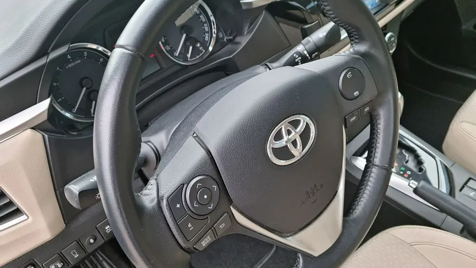 TOYOTA Corolla -