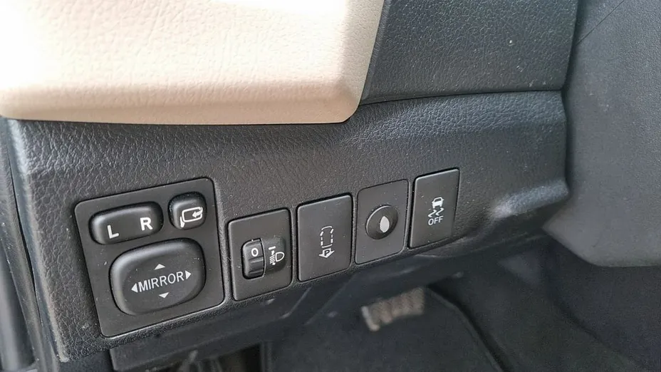 TOYOTA Corolla -